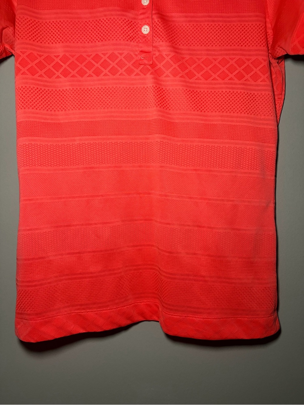 Nike Golf Women’s Dri-FIT Jacquard Textured Polo Shirt Medium Coral Performance - Picture 2 of 14